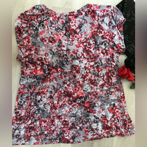 ❤️Daisy Fuentes Baby Doll Short Sleeve Floral Print Top Size 1X - Picture 6 of 8